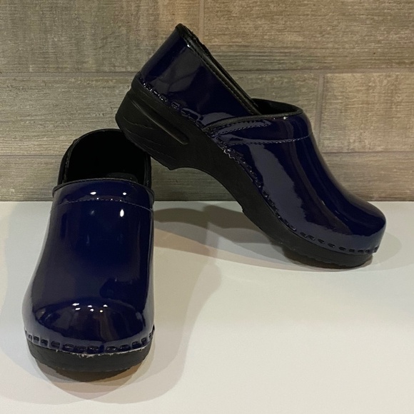 BJORK PRO ELSA-NWOB -Patent Leather Clogs-Navy Blue- Women's EU‎ 37-US 6.5 - Picture 2 of 12